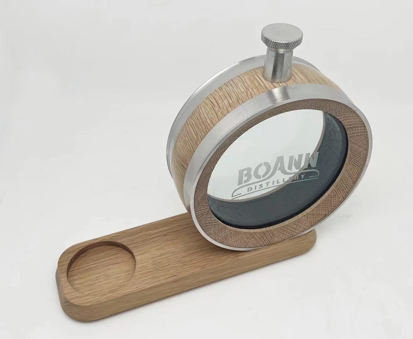 Boann Distillery — Glass branding with an oak tasting base