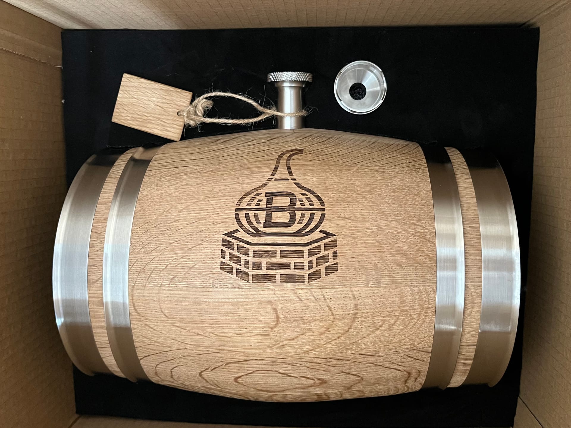 Boann Distillery — Engraved oak body and gift presentation