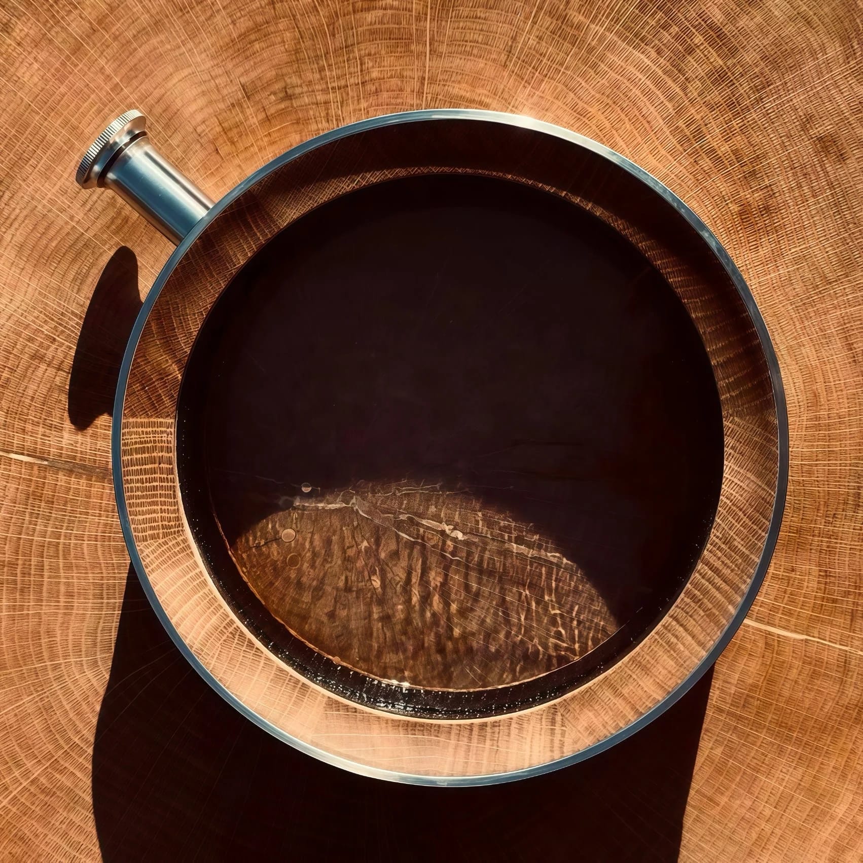 700ml oak decanter close-up