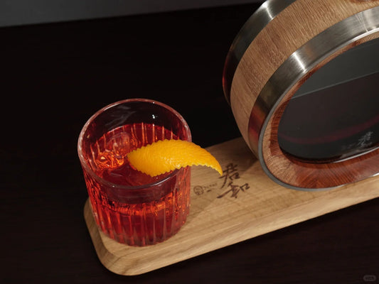 Crafting the Barrel-Aged Negroni with Oak Barrel Decanter