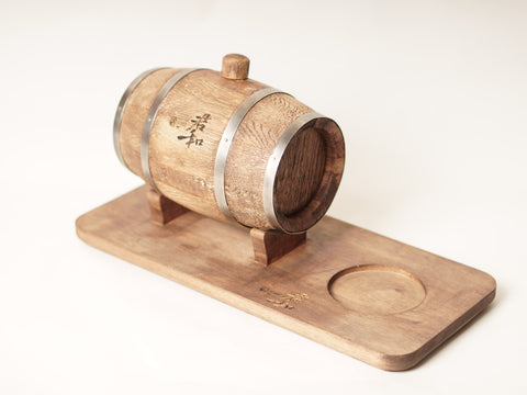 Side view image of an oak barrel model.