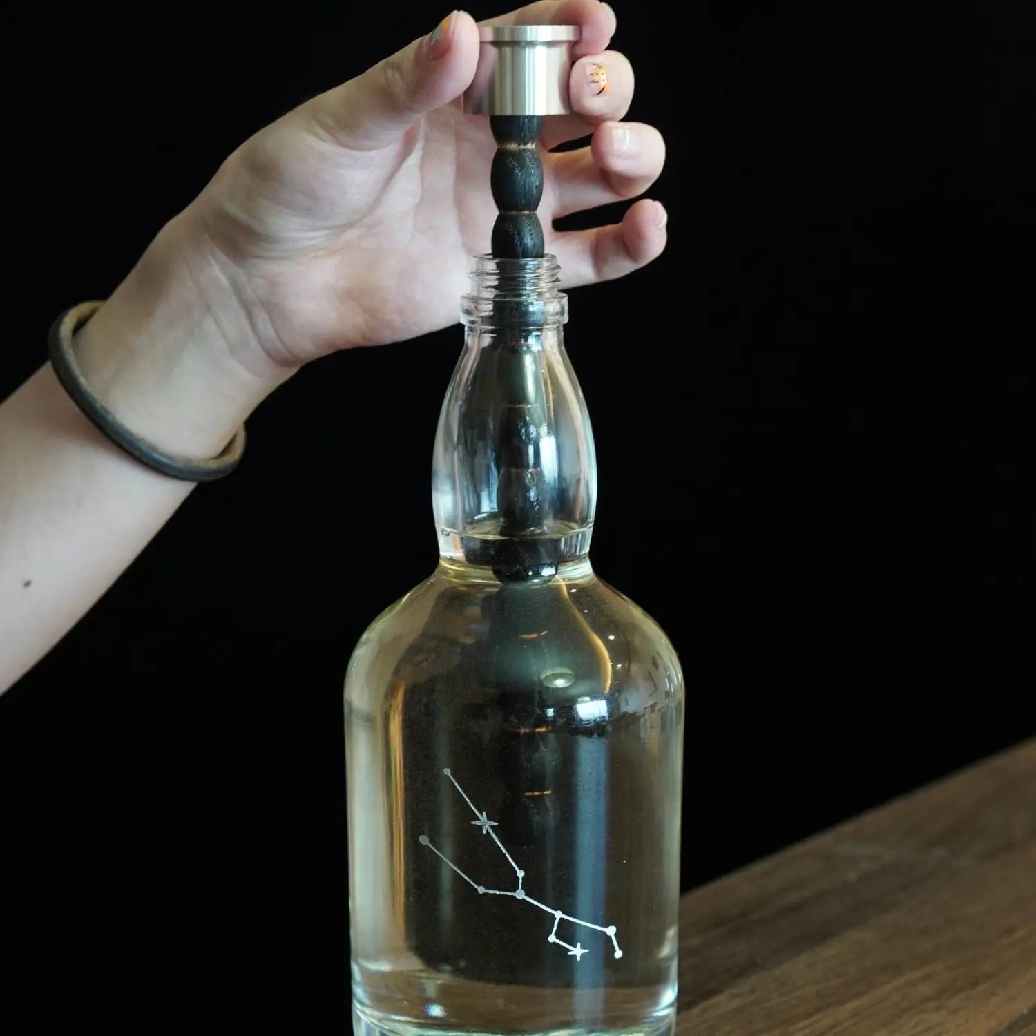 Premium Oak - Aged Bottle – 700ml Whiskey Aging Kit with 3 Oak Sticks - Junhe Supply